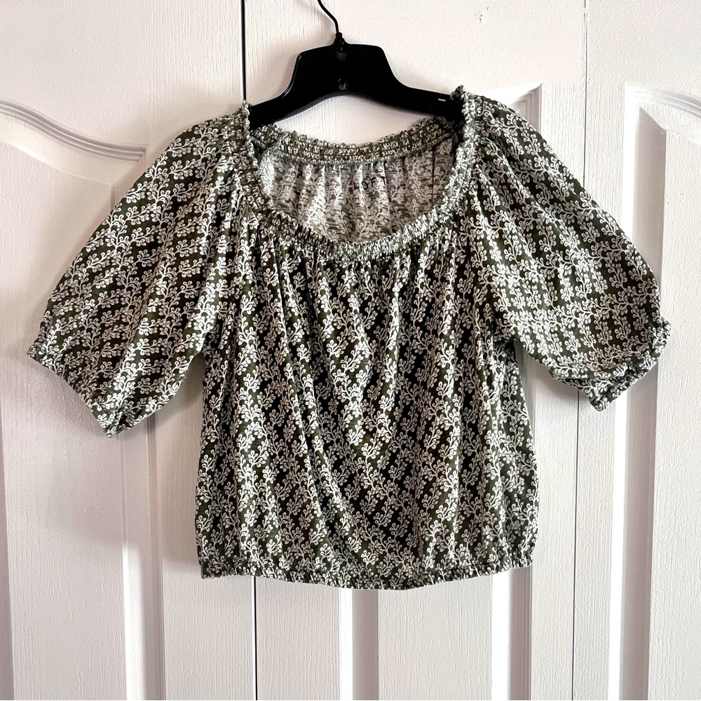 EUC LOFT army / olive print green short sleeve shirt L